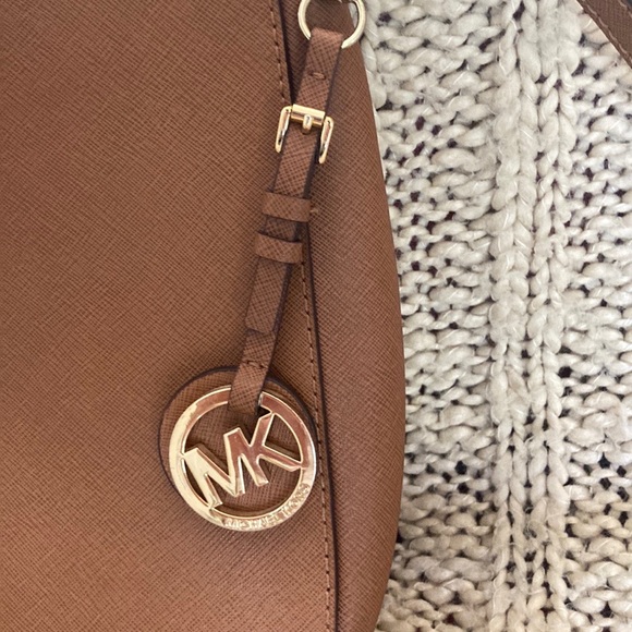 Michael Kors Cross Body Bag - Picture 4 of 8